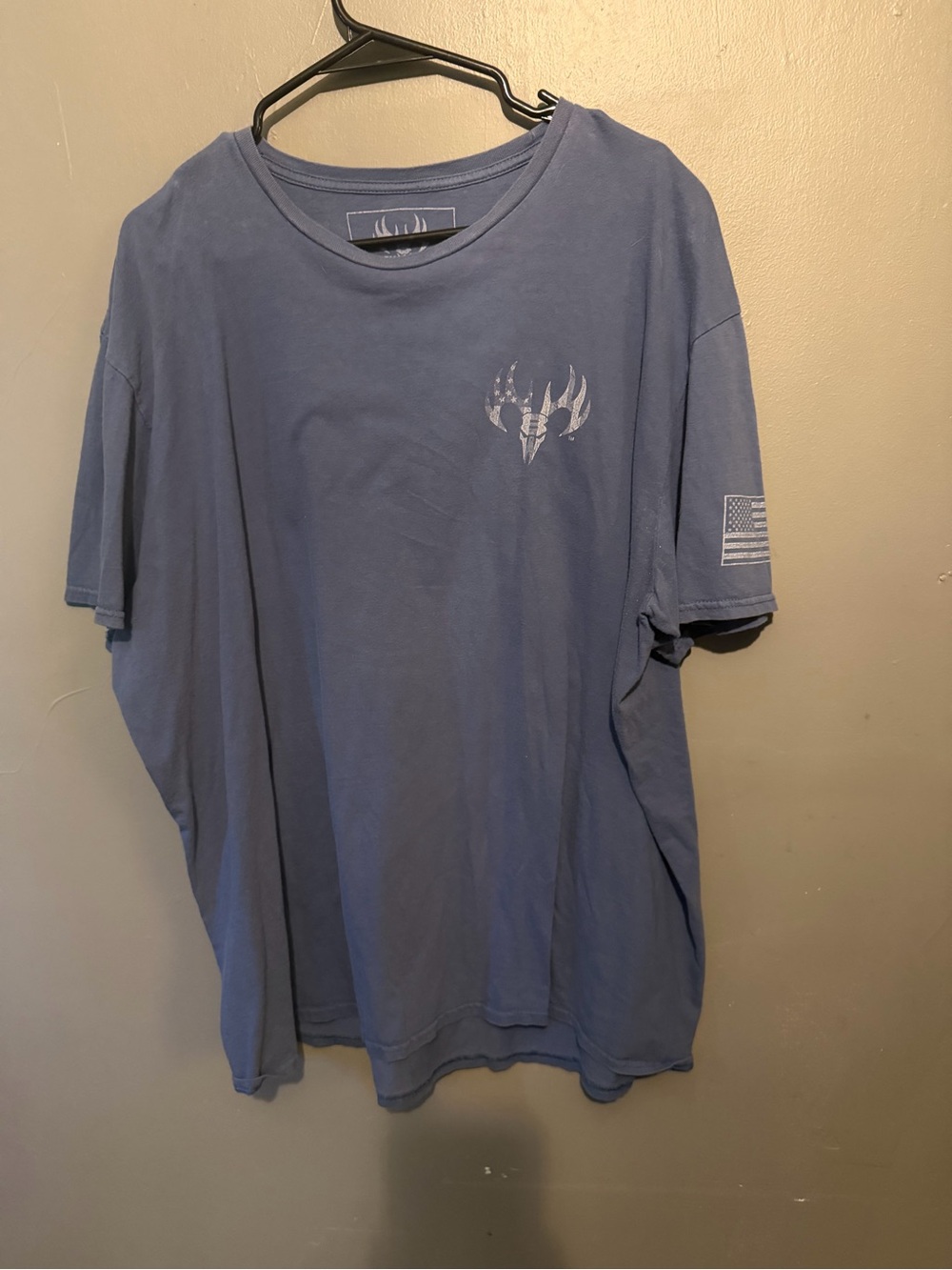 Men's Short Sleeve Crewneck Tee in Dusty Blue